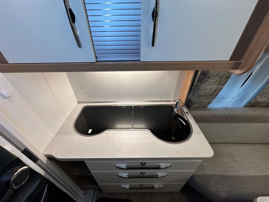 Hobby de Luxe 400 SFE