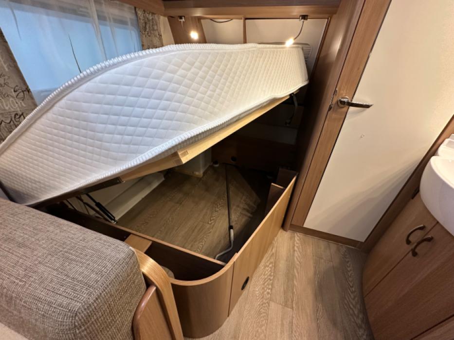 Hobby de Luxe 400 SFE