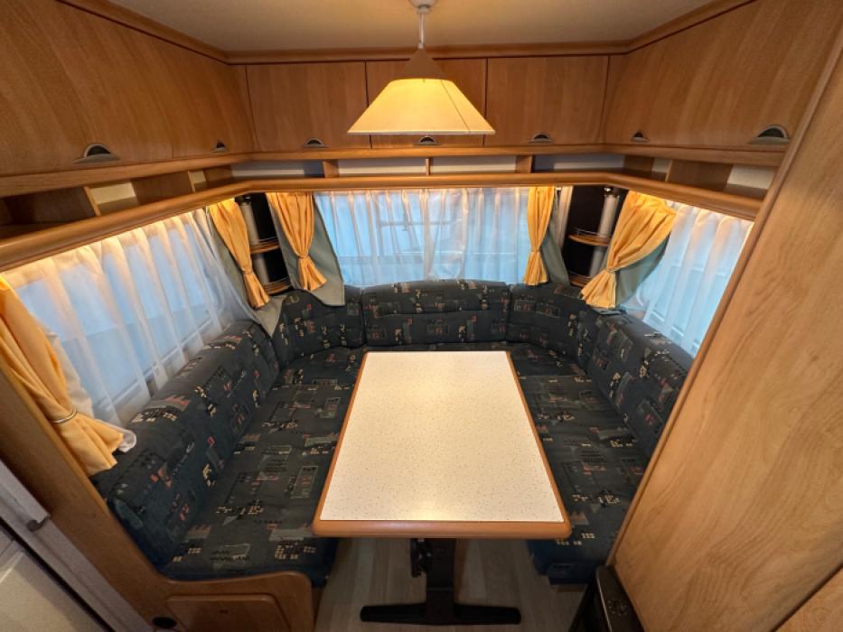 Hobby De Luxe 450 UF