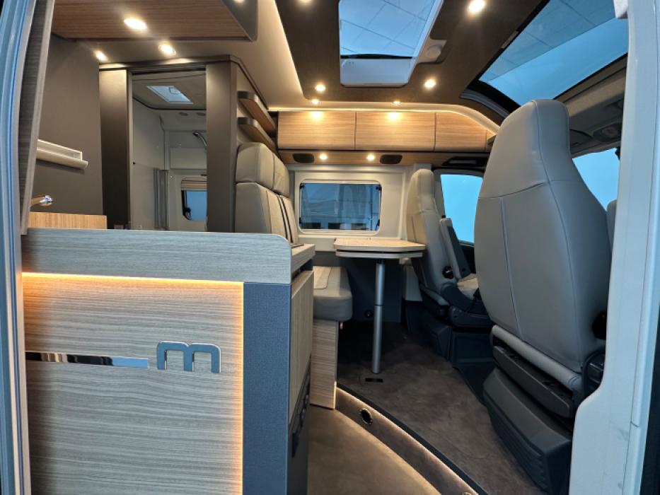 Malibu Van Comfort 640 LE Charming GT Skyview