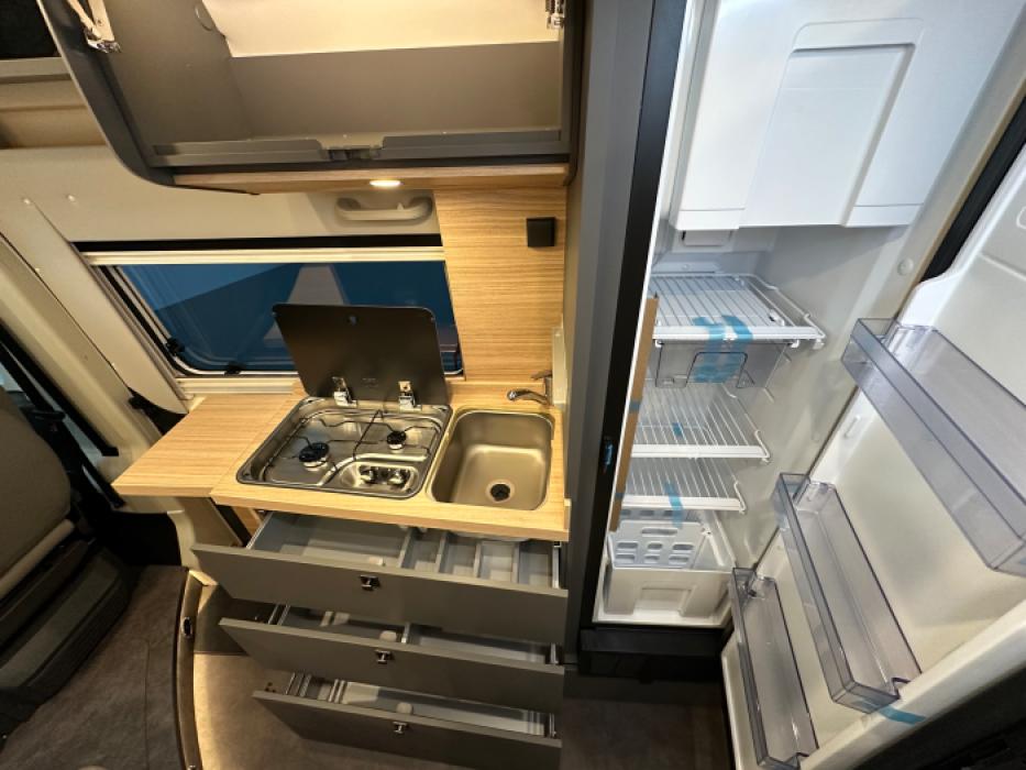 Malibu Van Comfort 640 LE Charming GT Skyview