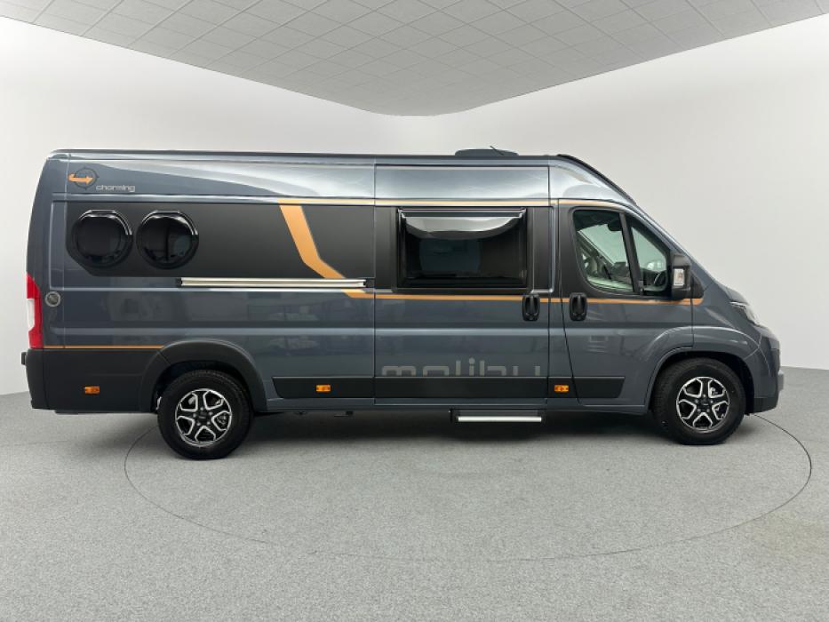 Malibu Van Comfort 640 LE Charming GT Skyview