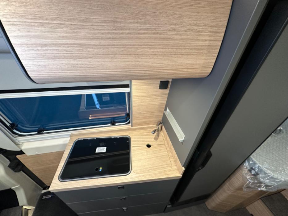 Malibu Van Comfort 640 LE Charming GT Skyview