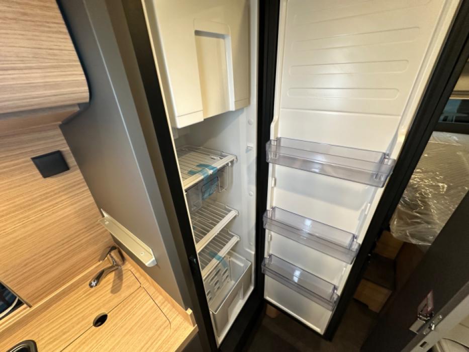 Malibu Van Comfort 640 LE Charming GT Skyview