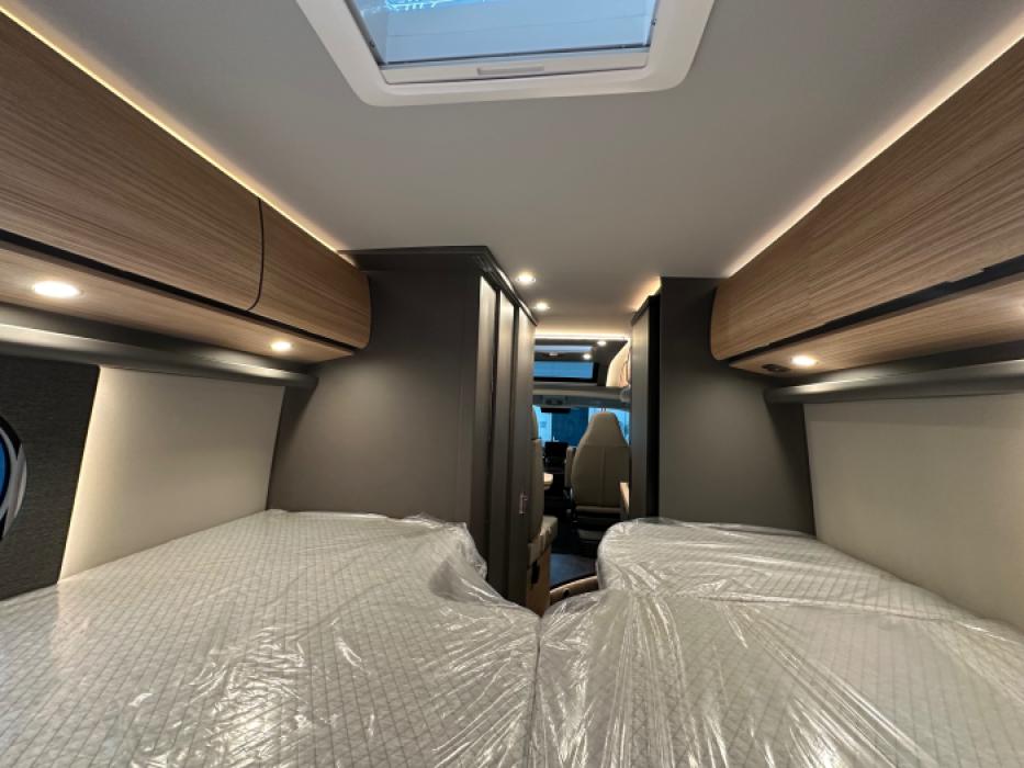 Malibu Van Comfort 640 LE Charming GT Skyview