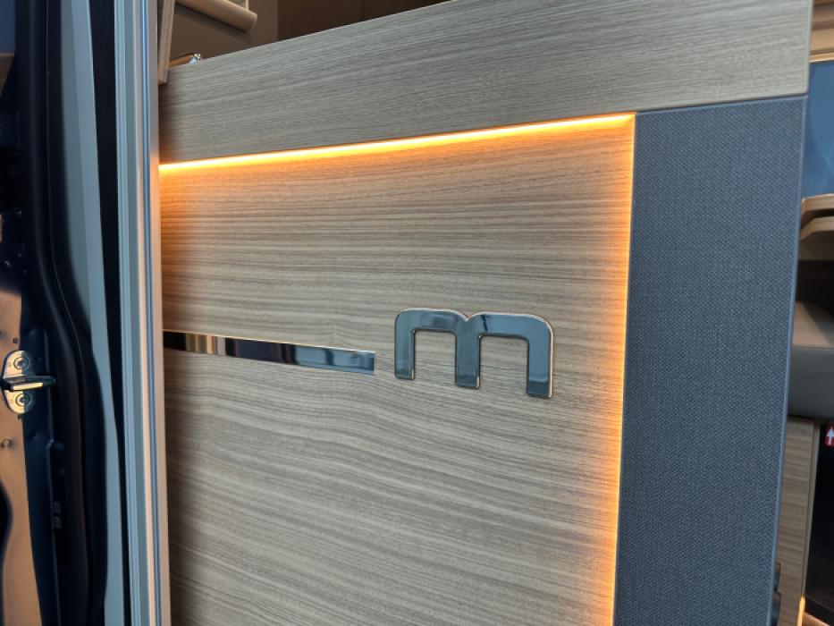 Malibu Van Comfort 640 LE Charming GT Skyview