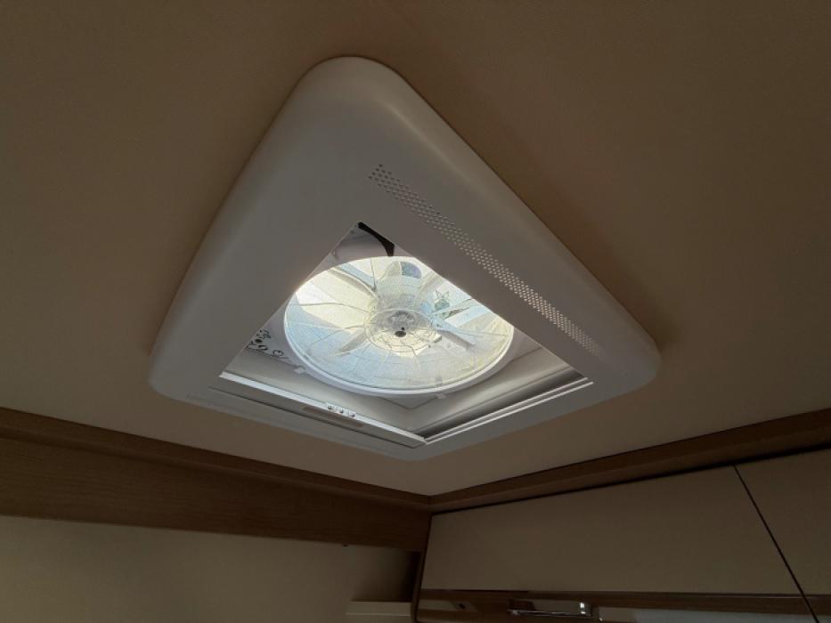 Malibu Van Compact 600 LE