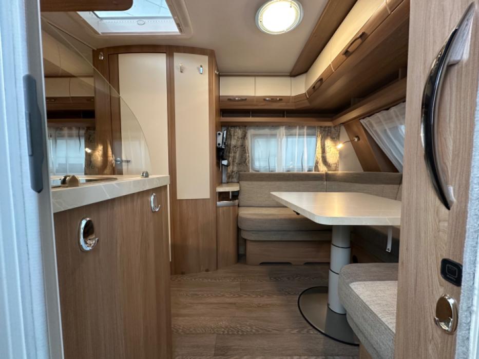 Hobby De Luxe 460 LU