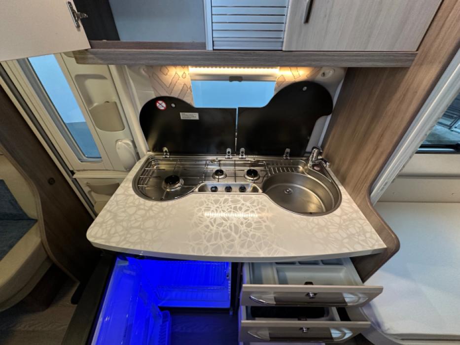 Hobby De Luxe 460 LU