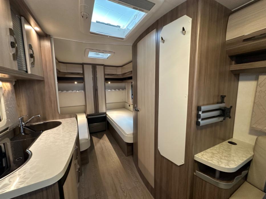 Hobby De Luxe 460 LU