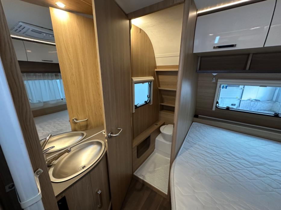Bürstner Averso Plus 500 TS