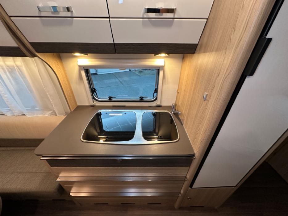 Bürstner Averso Plus 500 TS