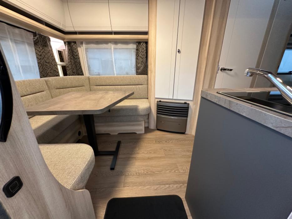 Hobby De Luxe 495 UL