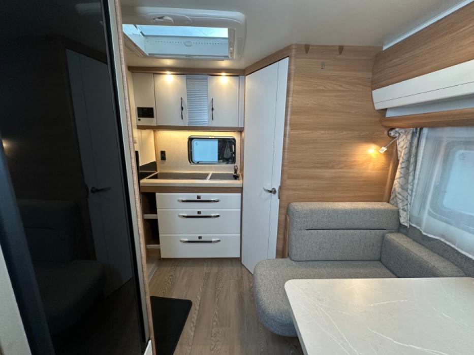 Hobby De Luxe 460 SFF
