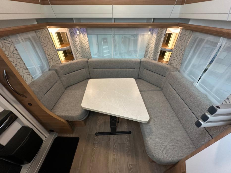 Hobby De Luxe 495 UL