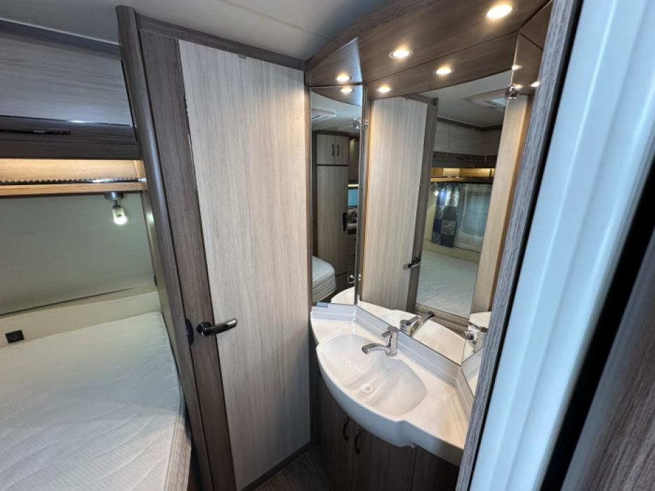 Hobby De Luxe 460 UFe