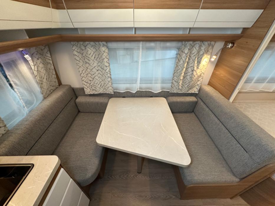 Hobby De Luxe 400 SFe
