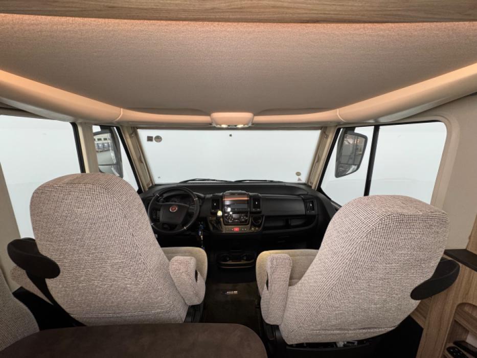 Hymer Exsis-I 588