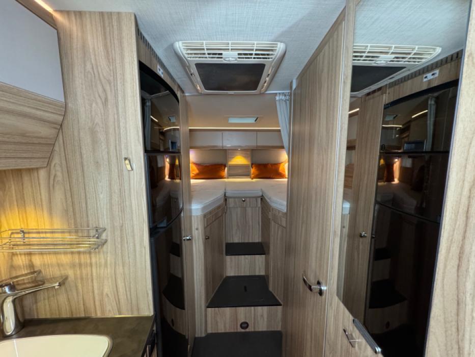 Hymer Exsis-I 588