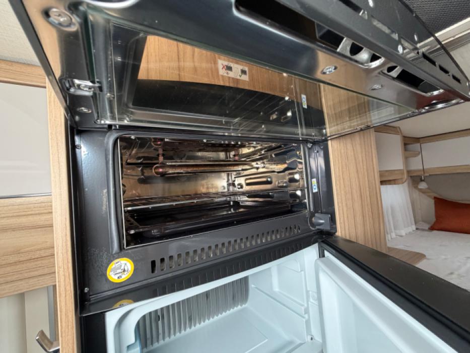 Hymer Exsis-I 588