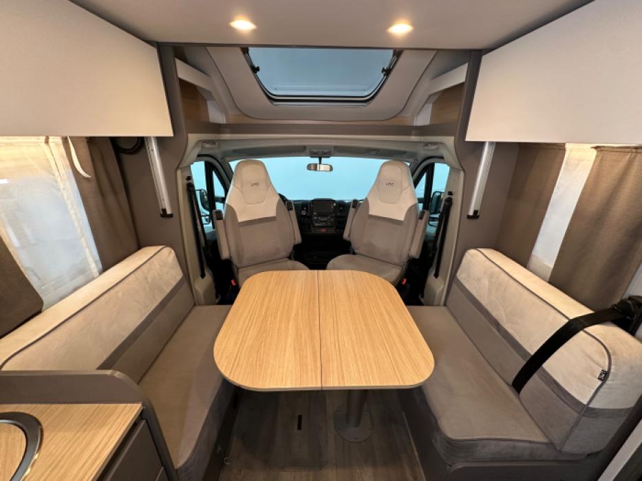 LMC T 720 Tourer Lift