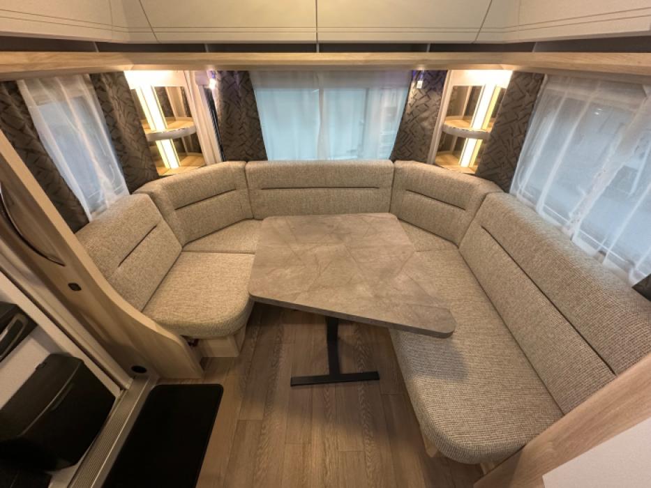 Hobby De Luxe 495 UL