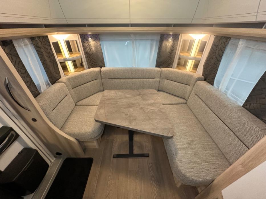 Hobby De Luxe 495 UL