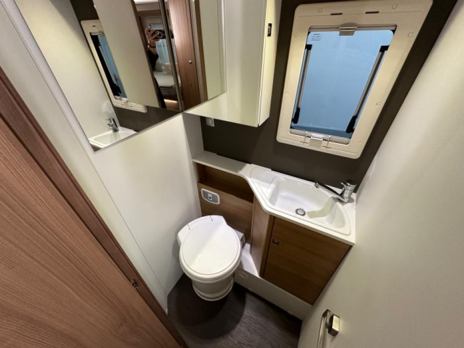 Adria Coral Axess 670 SL