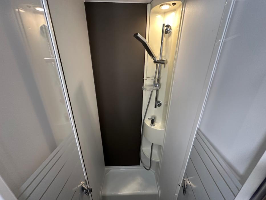 Adria Coral Axess 670 SL
