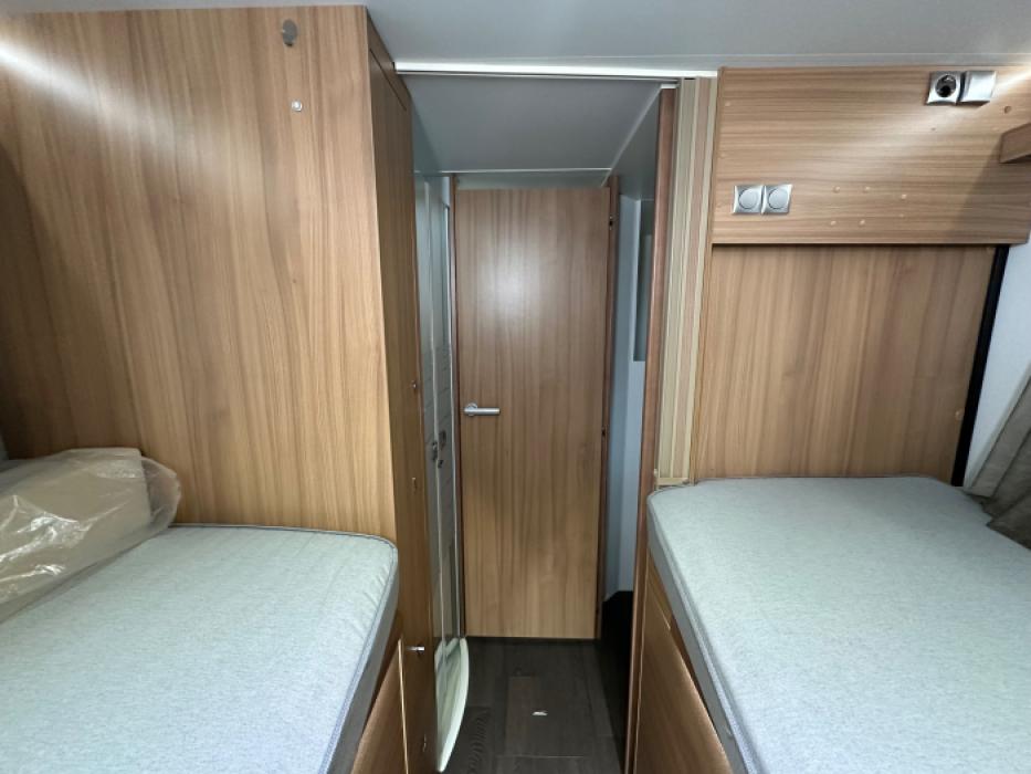 Adria Coral Axess 670 SL