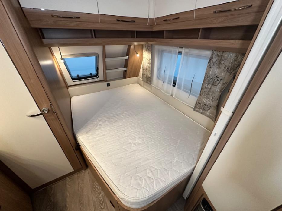 Hobby De Luxe 460 UFE