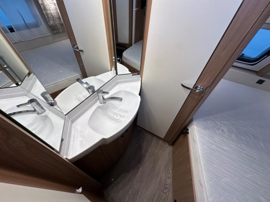 Hobby De Luxe 460 UFE