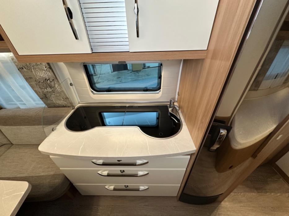 Hobby De Luxe 460 UFE