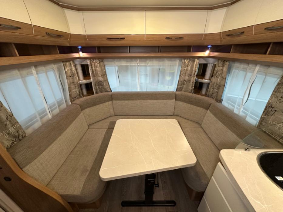 Hobby De Luxe 460 UFe