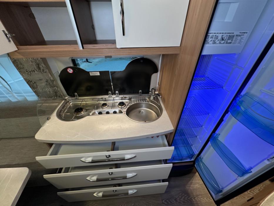 Hobby De Luxe 460 UFe