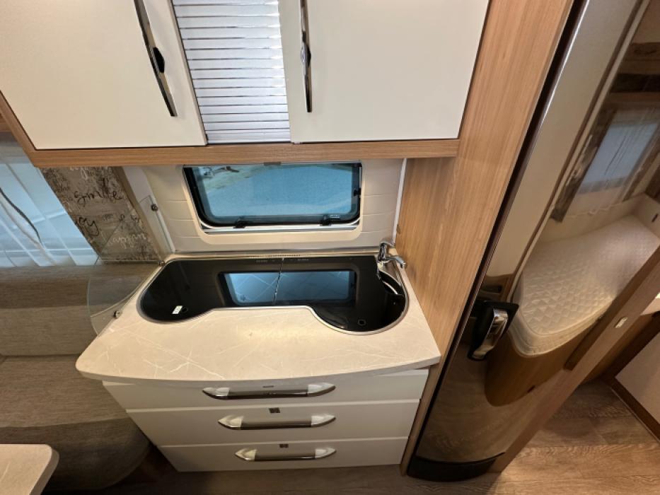 Hobby De Luxe 460 UFe